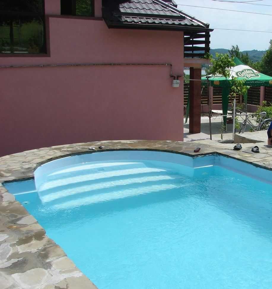 Vând Casa cu piscina, Pucioasa, Sat Moțăieni