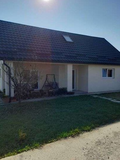 Vand casa cu teren