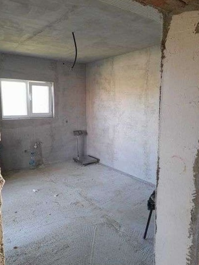 Vand casa cu teren