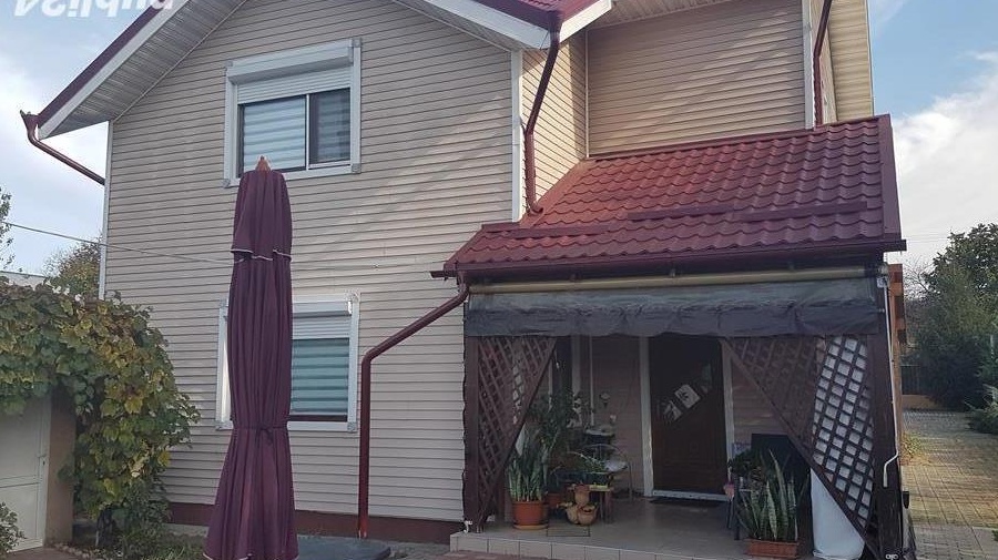 Vand casa cu teren in Onesti