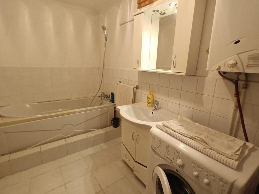 Vand casa de caramida cu teren 1100mp mobilata si utilata ,pret 39.700euro negociabil