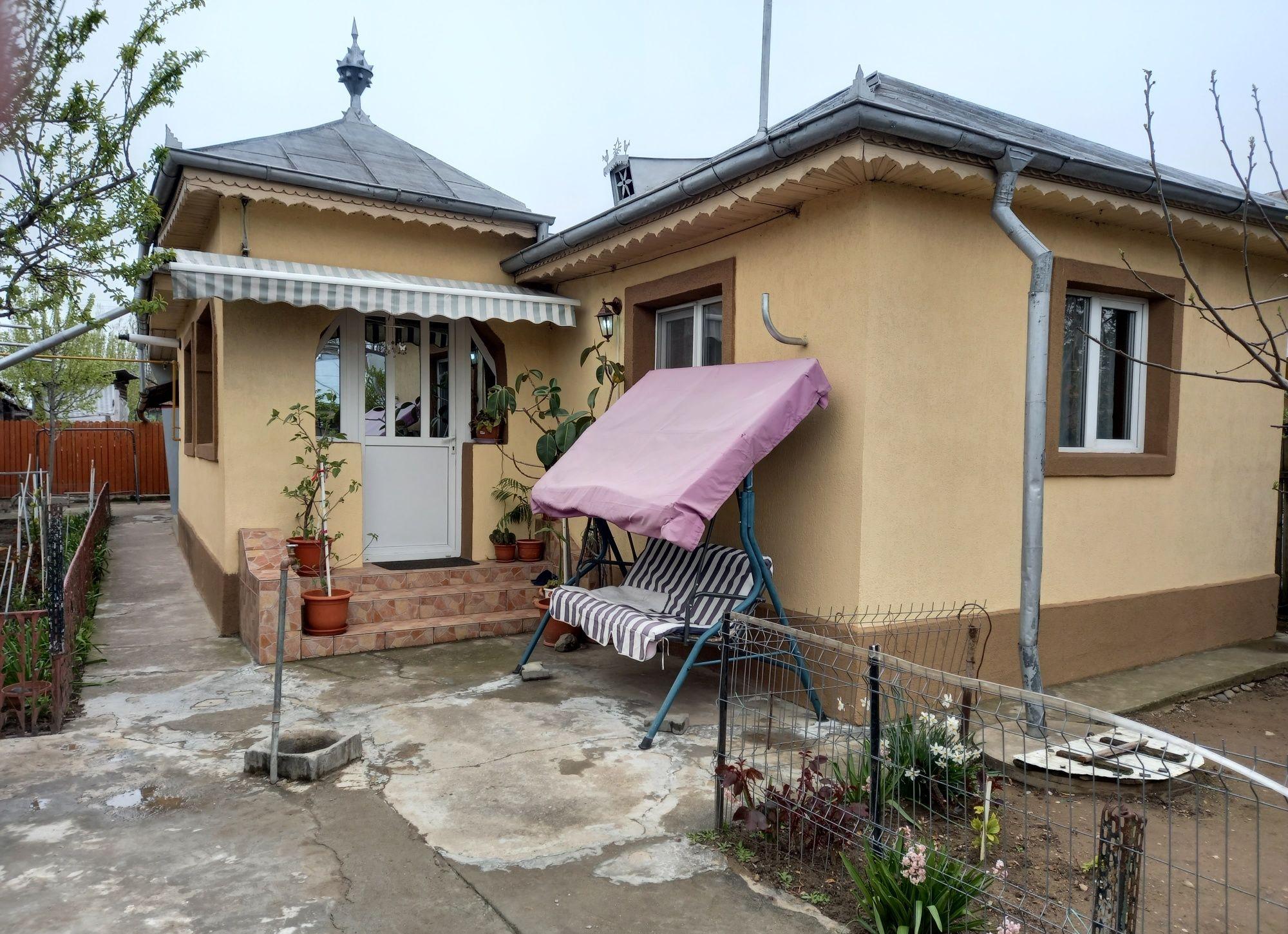 Vând Casă de locuit în Mizil 3 camere,zona Eroilor