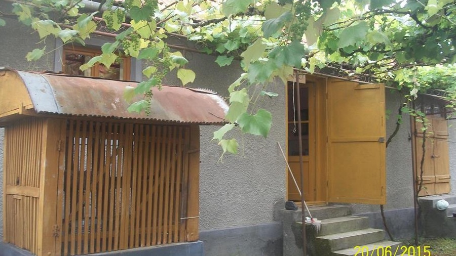 Vand casa de locuit zona Cuied