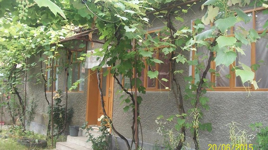 Vand casa de locuit zona Cuied