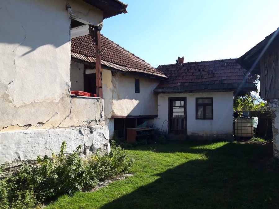 Vand casa Dragoslavele Arges pe culoarul Rucar Bran