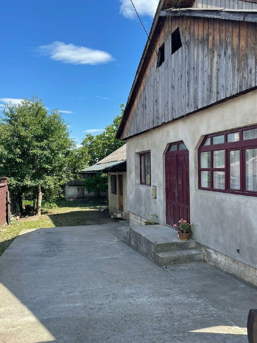 Vand casa Falticeni ,zona centrala