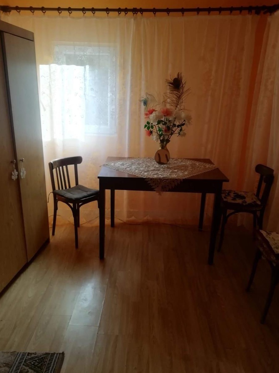 Vand casa in comuna Baita sat Pestera