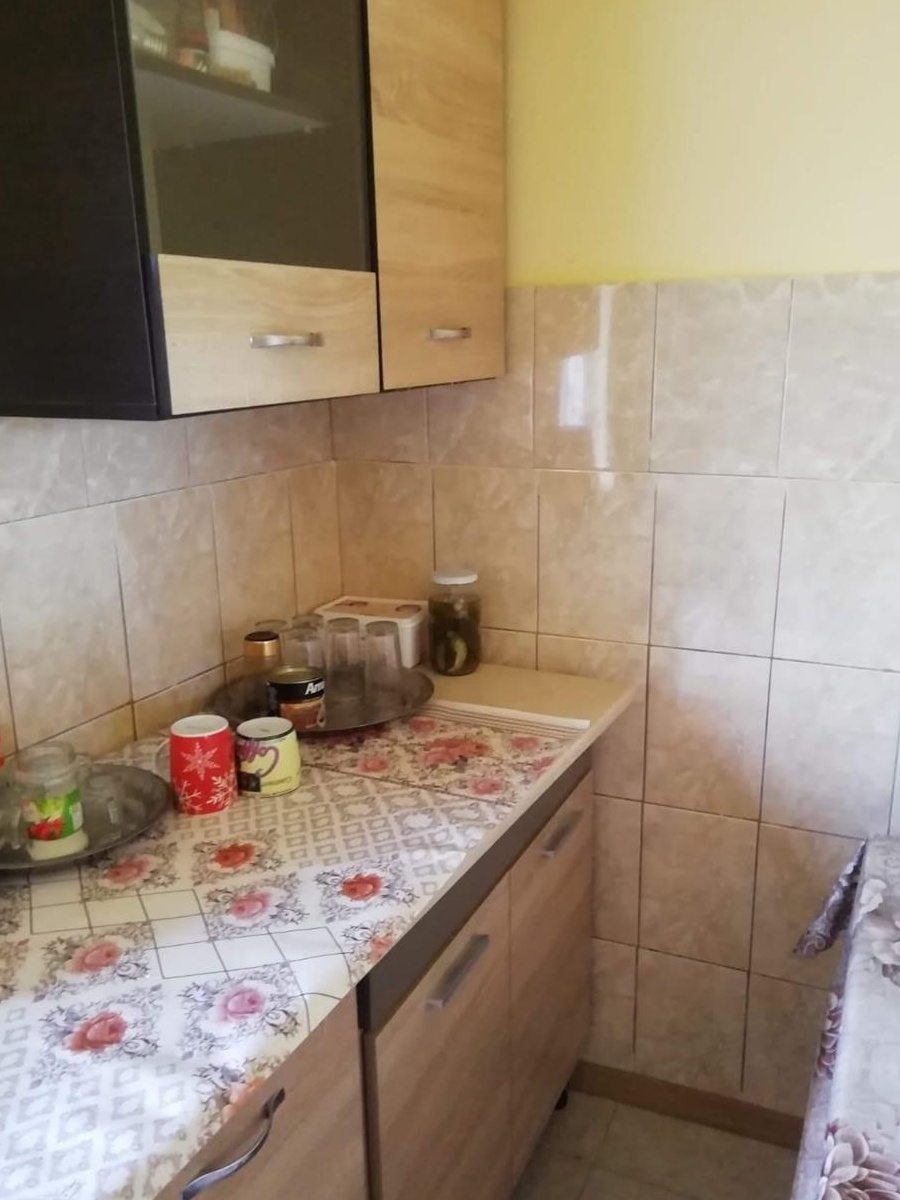 Vand casa in comuna Baita sat Pestera