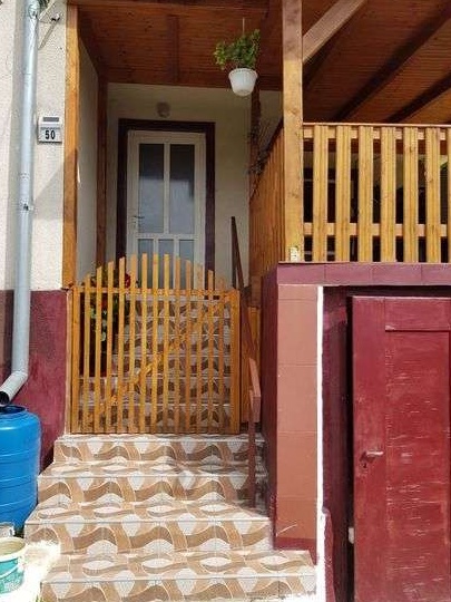 Vând casă in Herepeia ,3 camere, baie, bucătărie, beci
