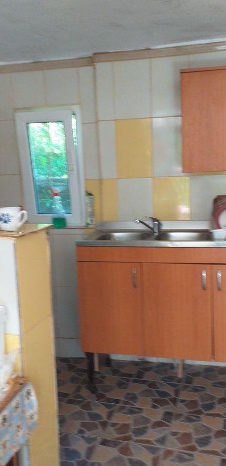 Vand casa in Merisani  sau schimb cu apartament,pret 37000