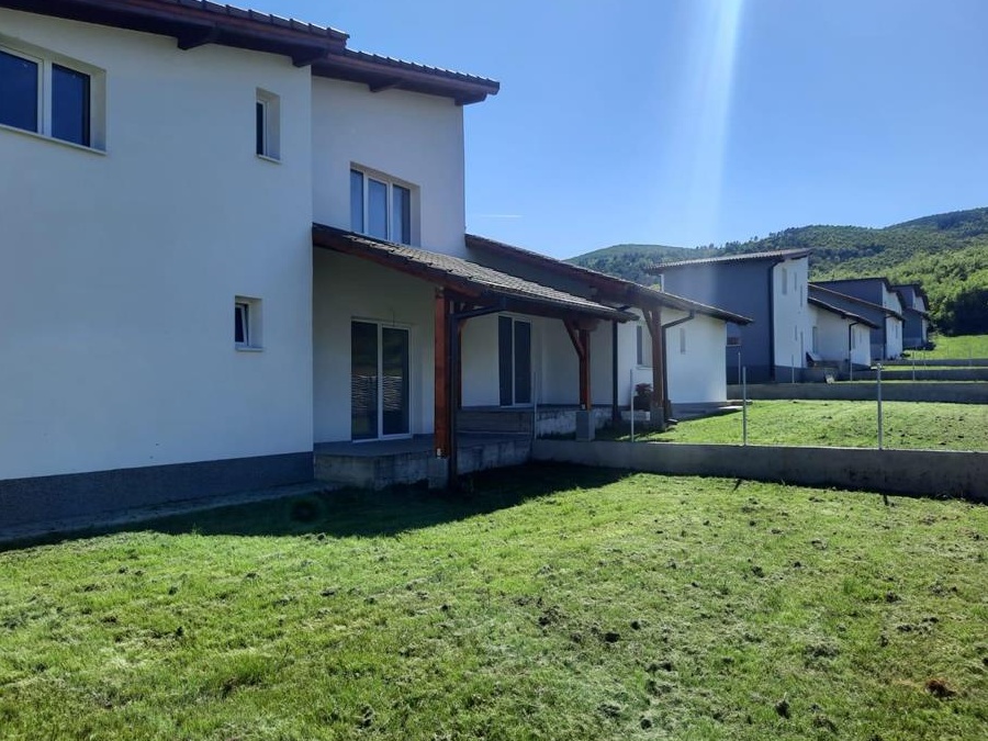 Vând casă în Micești