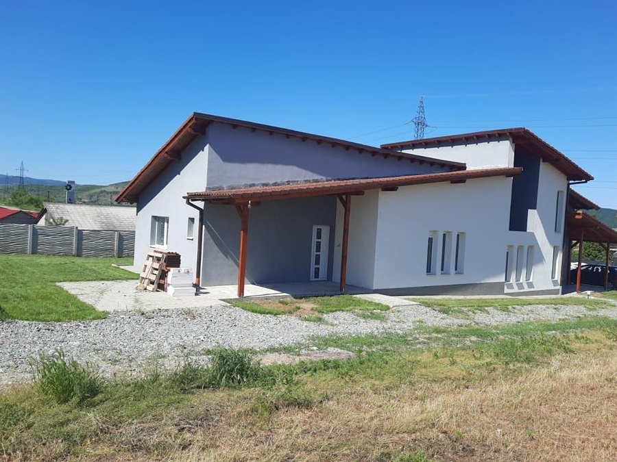Vând casă în Micești