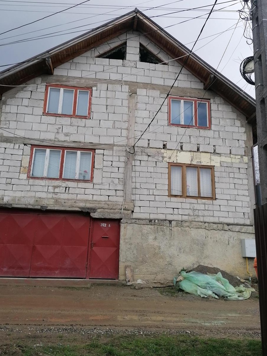 Vând casă în Purcareni Com Tarlungeni BV