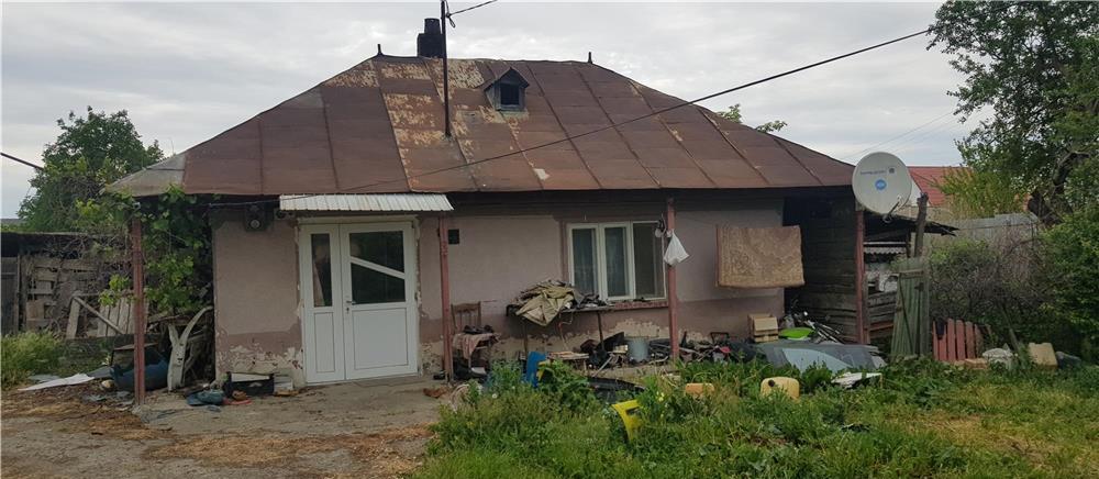 vand casa in trifesti