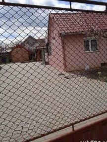 Vand casa în zona foarte bună situata la coltul a 2 strazi