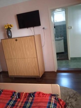 Vand casa în zona foarte bună situata la coltul a 2 strazi