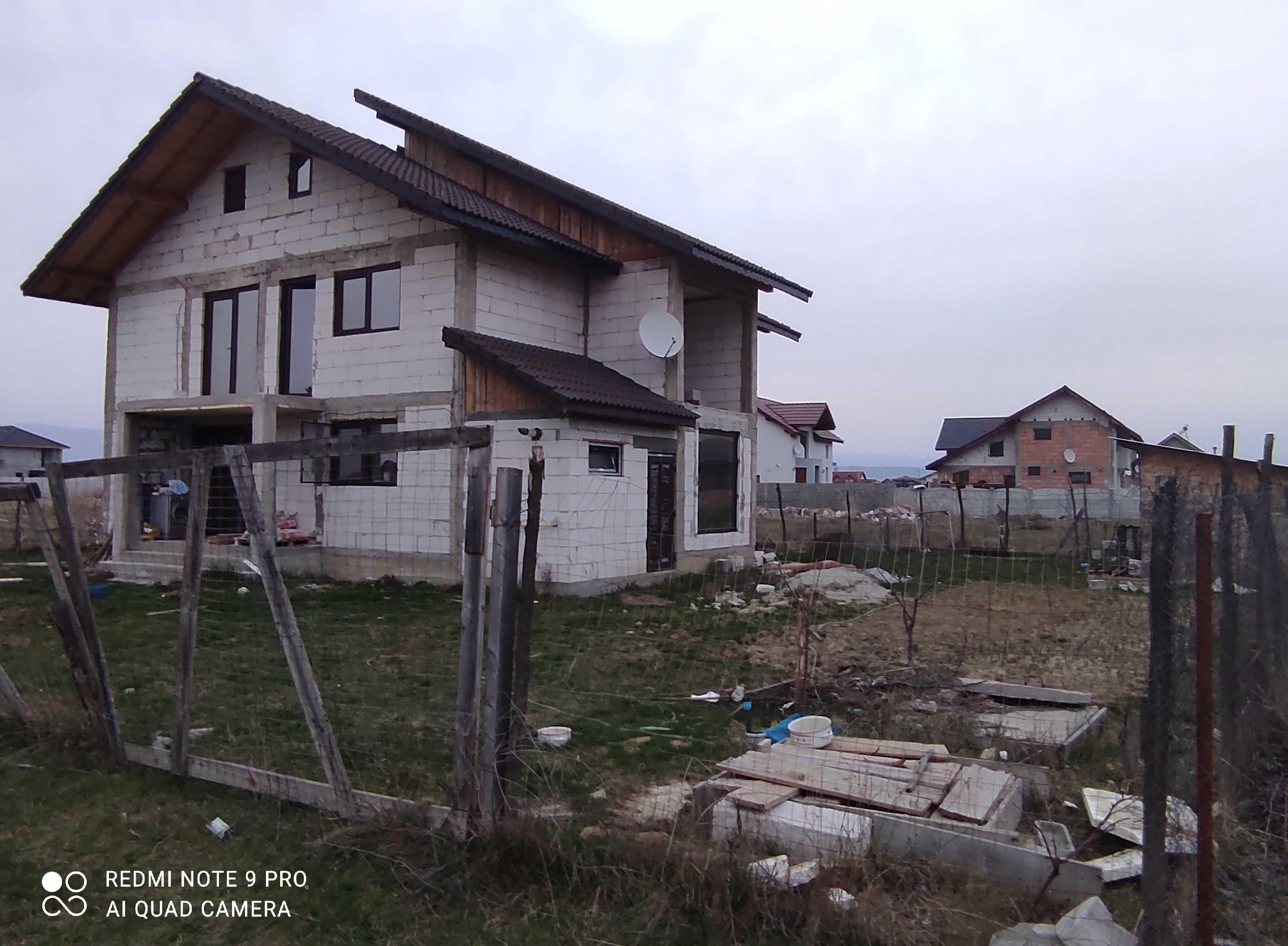 Vând casă LOCUIBILĂ în TgJiu strada Prelungirea Panduri