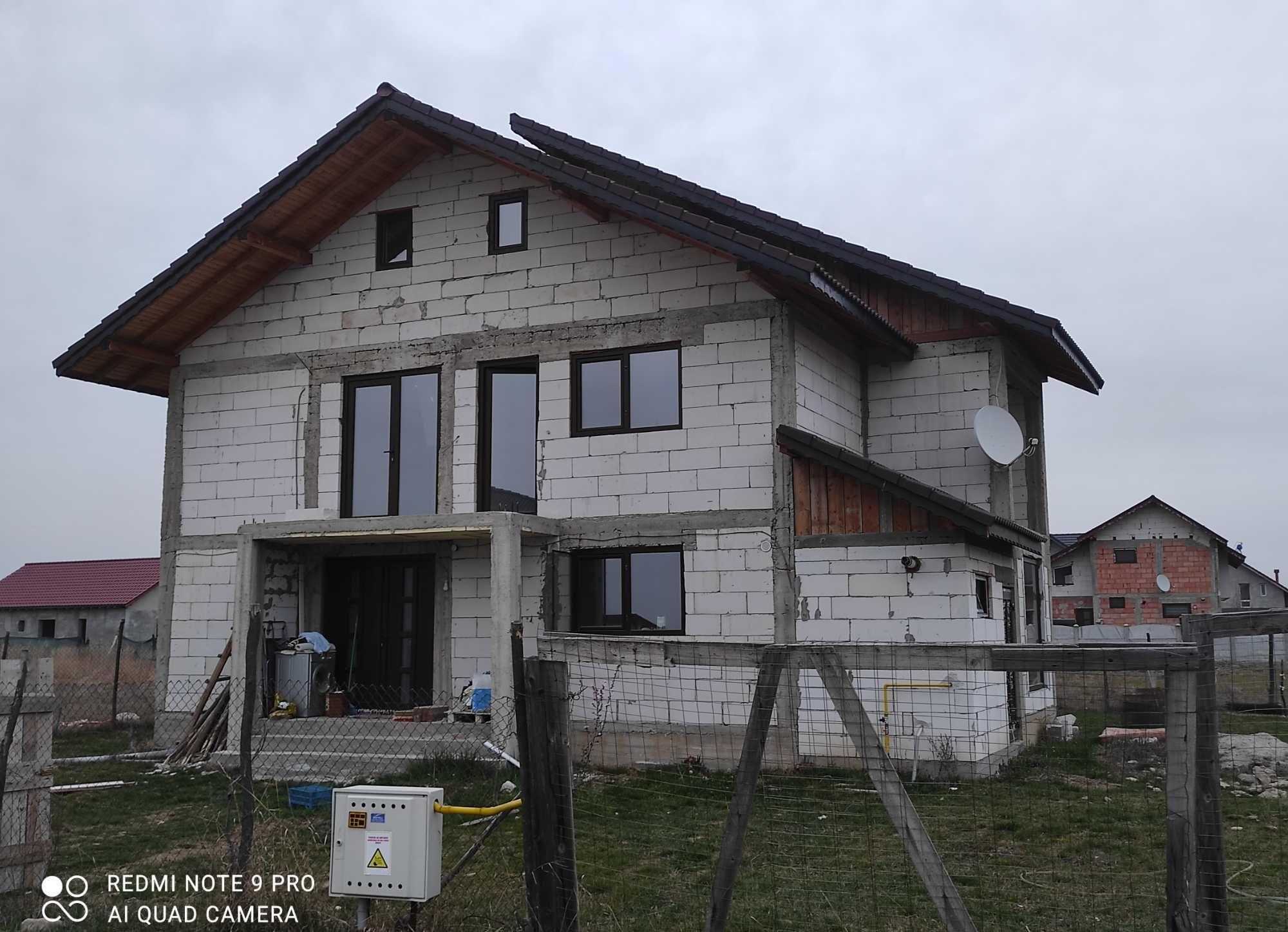 Vând casă LOCUIBILĂ în TgJiu strada Prelungirea Panduri