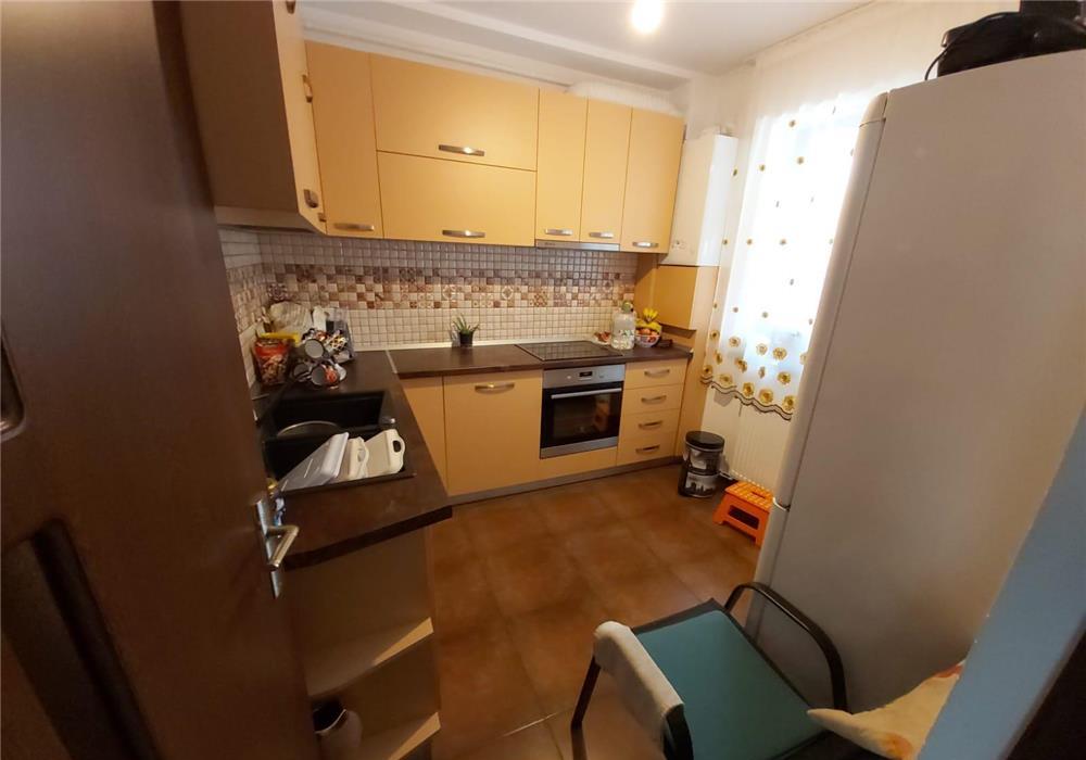 Vand casa mobilata, utilata