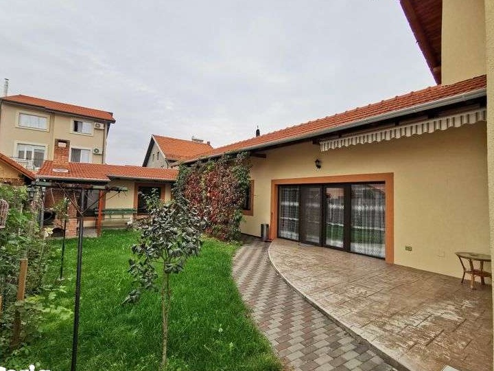 Vând casă modernă P+M