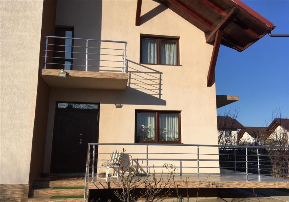 Vand casa noua