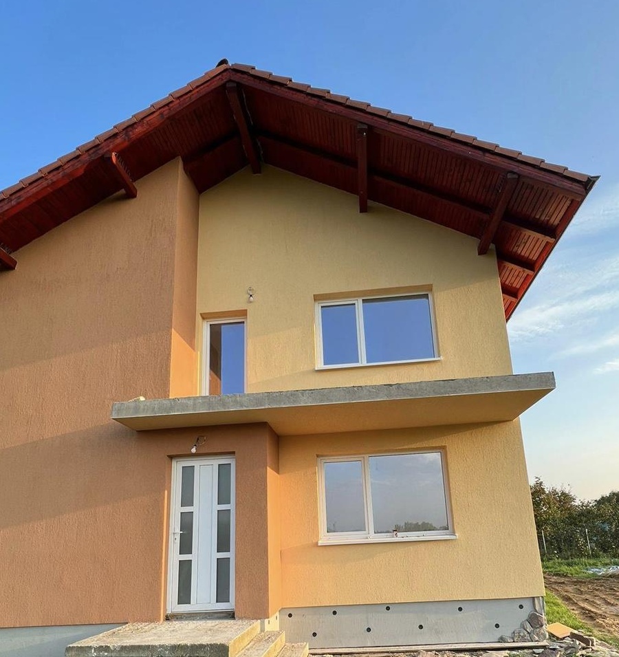 Vând casa noua in Sânmihaiu Român