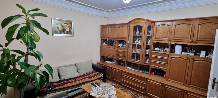 Vand casa P+1 in Tomis 2 cu teren 214 mp si deschidere 13,5 m .