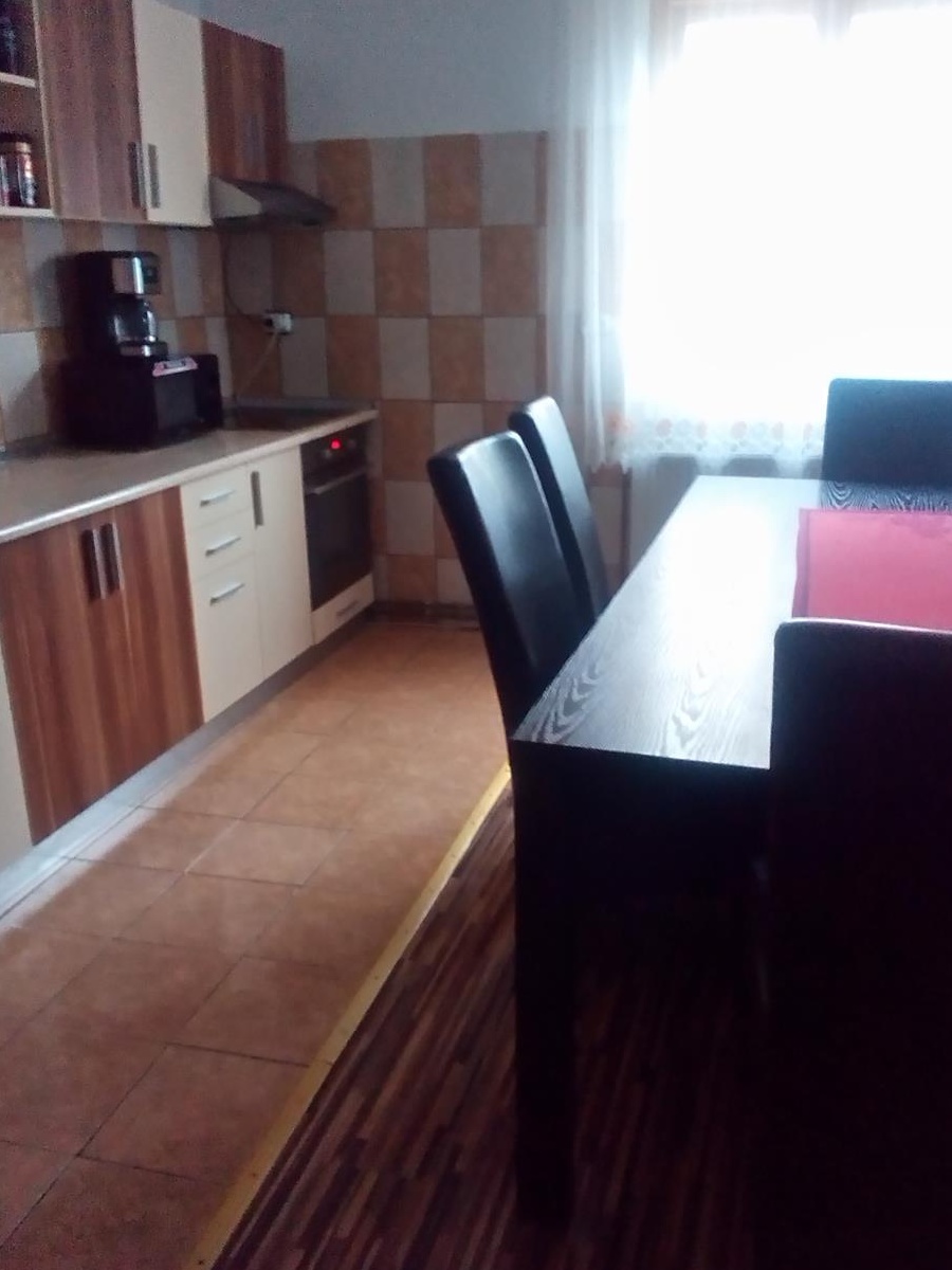 Vand casa p+m valenii de munte /schimb cu apartament valenii de munte plus diferenta
