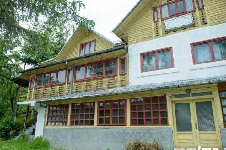 Vând casa Rucar-Argeș, preț de apartament!!! 350 mp