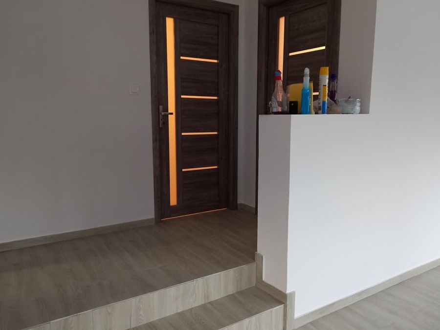 Vând casa sau schimb cu apartament