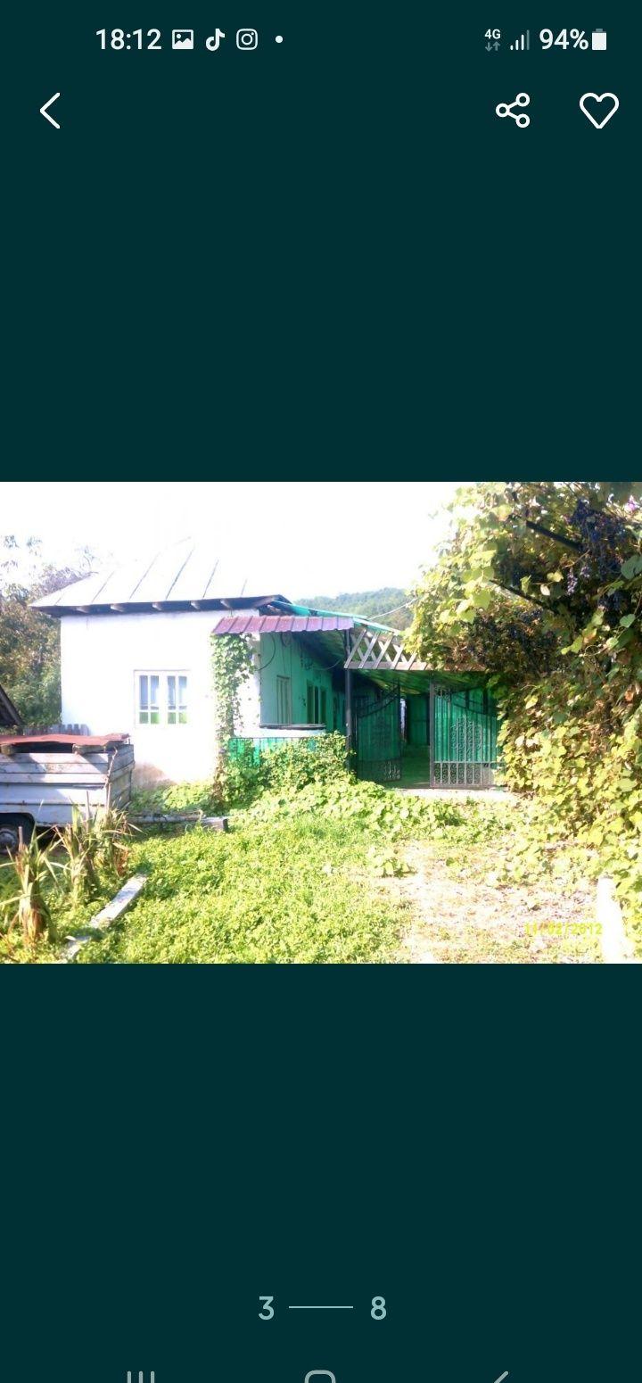 Vând casa sau schimb cu.apartament sau garsoniera an topoloveni