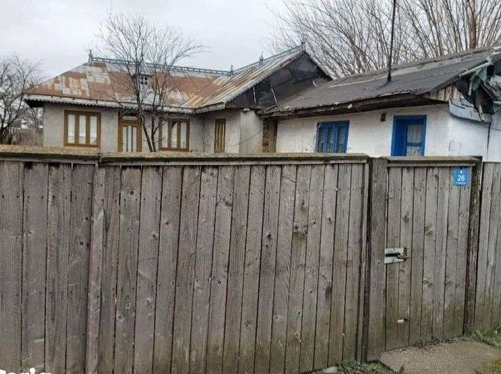 Vand casa si teren situata in satul Malul Alb