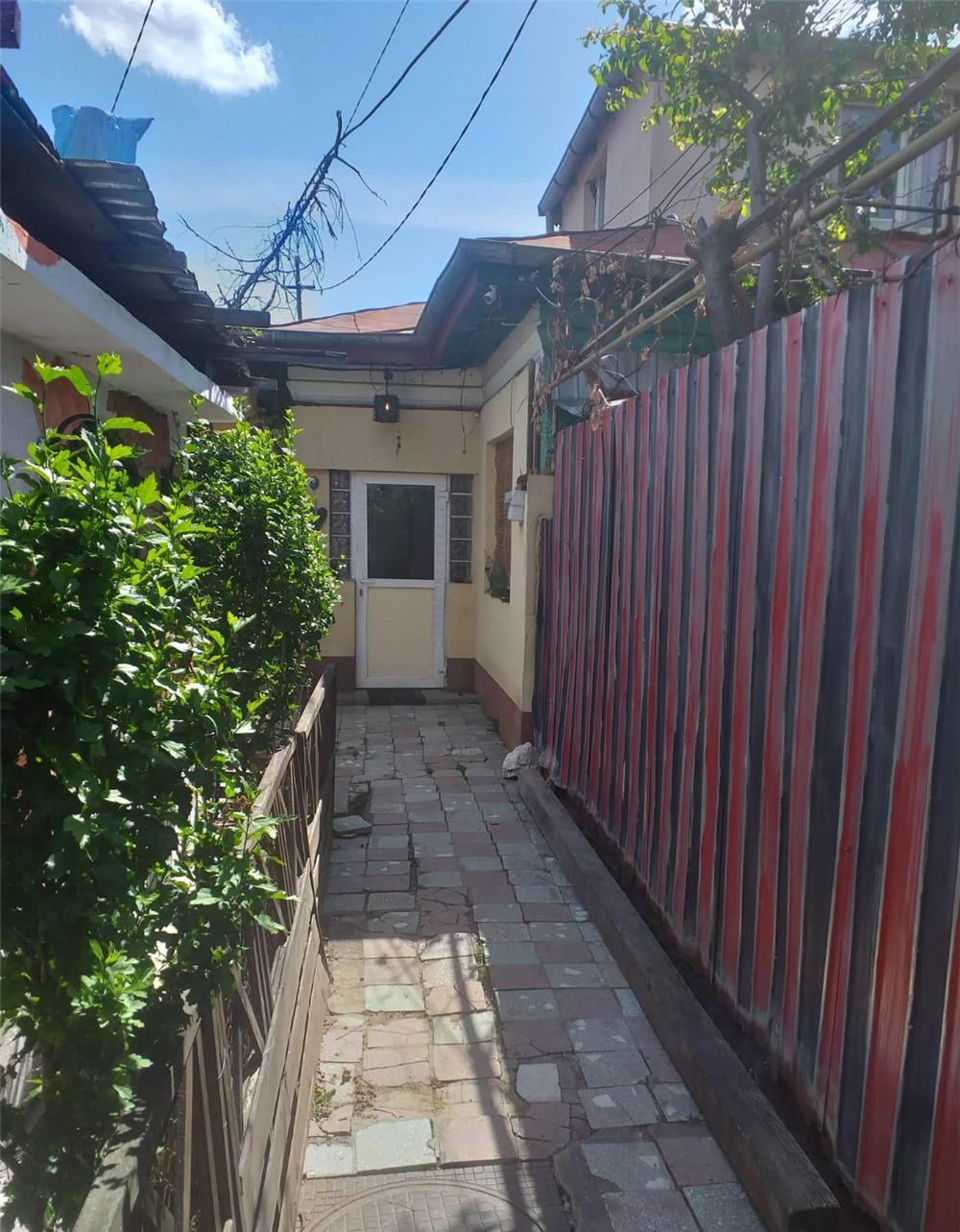 Vând  casă șoseaua Chitila/ Crușovăț