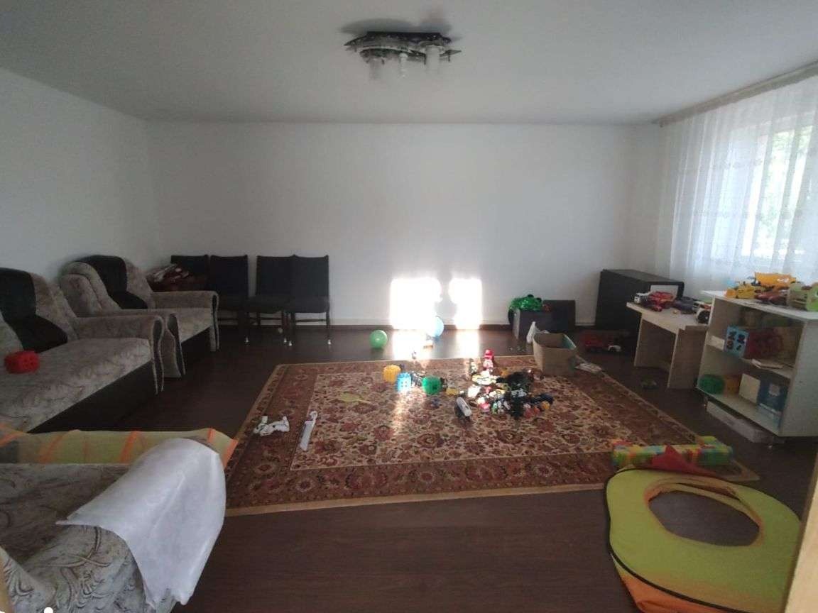 Vând casă +teren