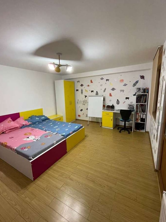 Vand casa zona centrala strada Mihai Eminescu
