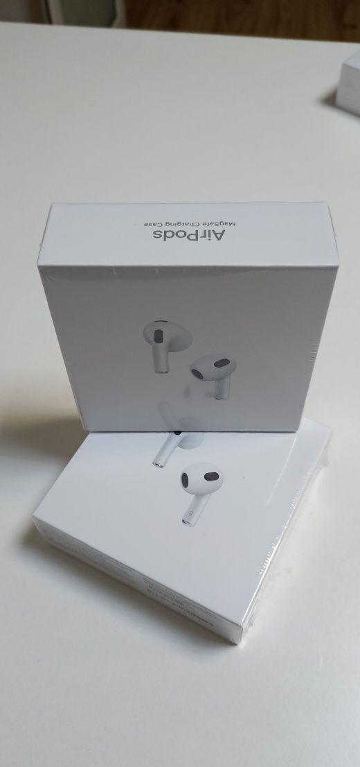 Vând căști AirPods 3