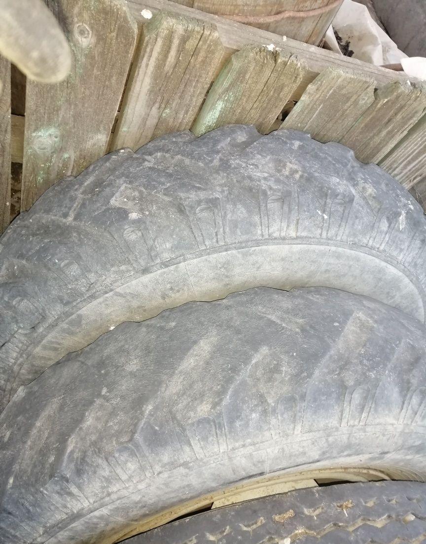 Vând cauciucuri remorca umflate și cauciucuri tractor fata