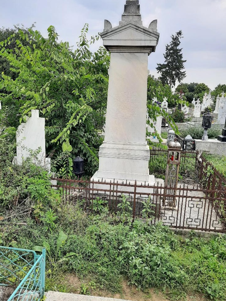 Vand cavou cu 2 locuri + monument funerar (Craiova, cimitir Ungureni)