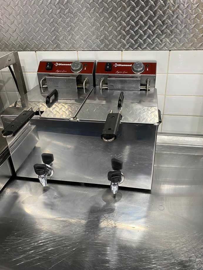 Vand - cedez spatiu fast food la cheie zona Pipera