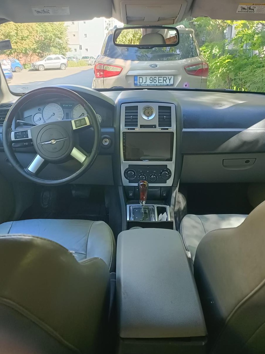 Vând Chrysler 300c