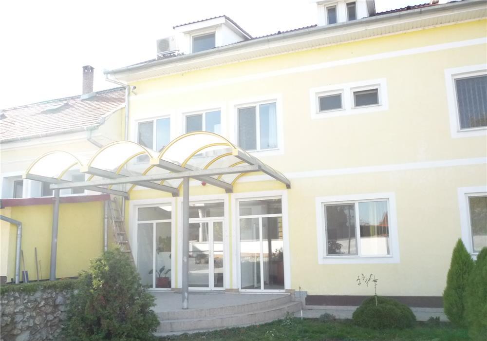 Vand cladire ptr Birouri Central , Sc 1150 mp , P+E+M , gaz, teren 1350 mp