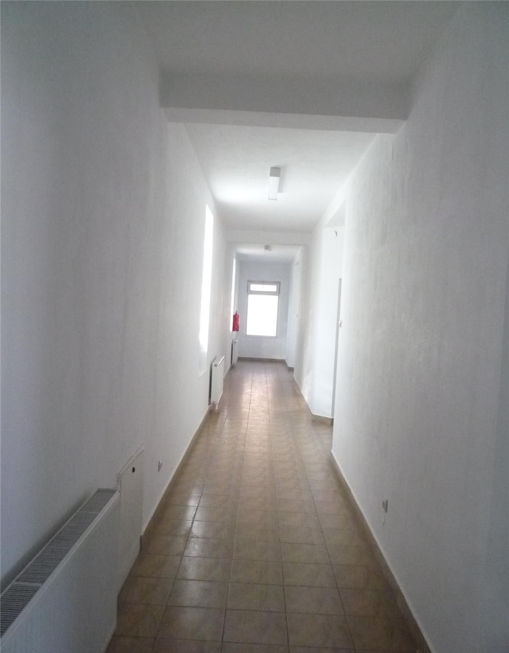 Vand cladire ptr Birouri Central , Sc 1150 mp , P+E+M , gaz, teren 1350 mp