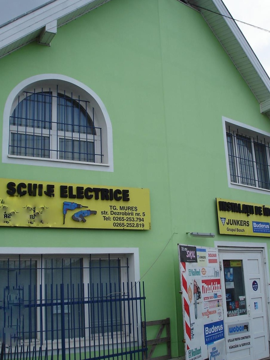 Vand cladire si teren 4512 mp str. Dezrobirii Tg. Mures