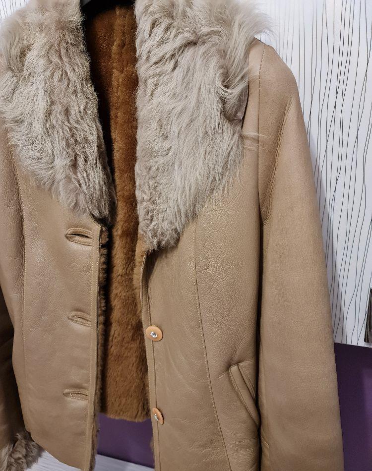 Vând cojoc femei din blană naturala