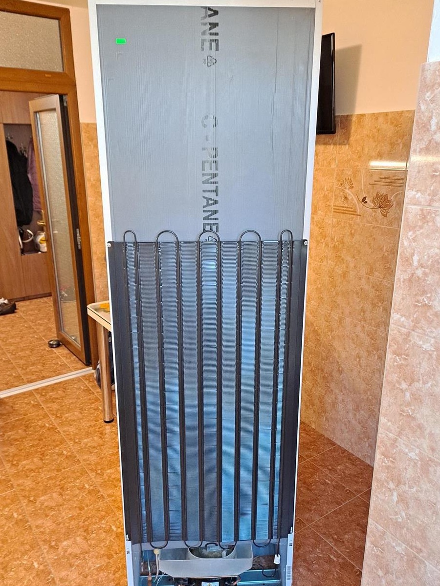 Vand combina frigorifica Whirlpool BLF 9121W 370 l