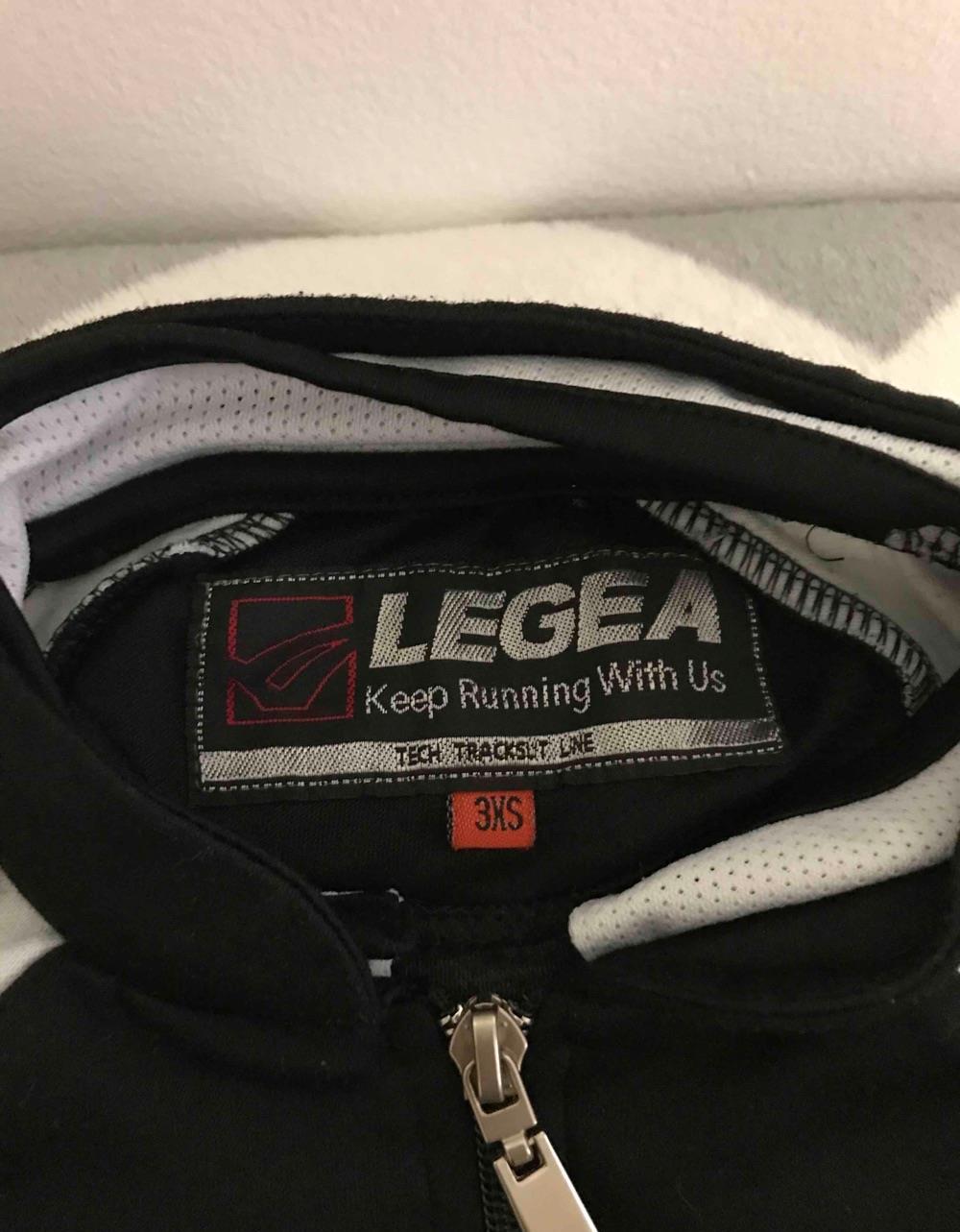 Vând compleu Legea 3xs