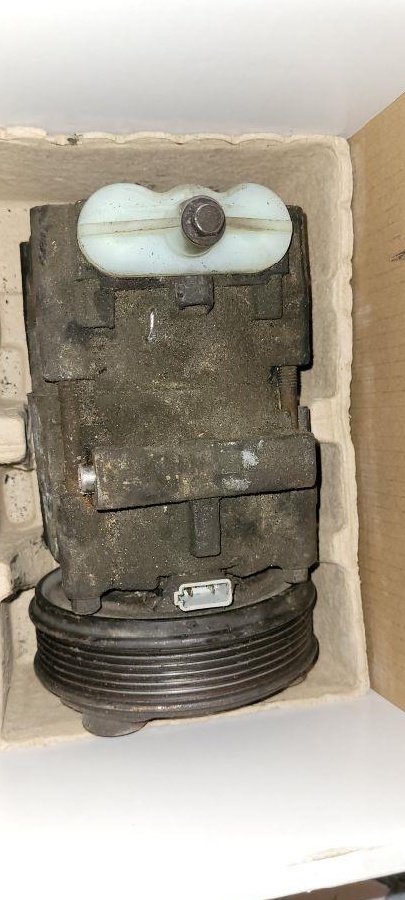 vând compresor AC