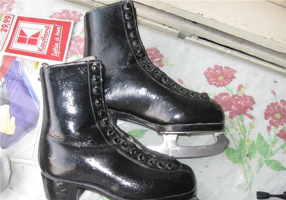 Vand convenabil patine pentru patinaj artistic pentru copii M 23-25