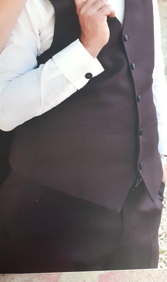Vând costum bărbați