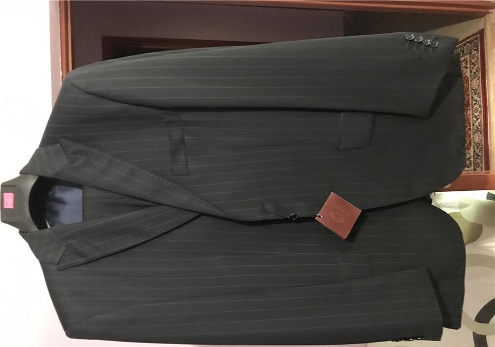Vând costume măsura 54-56.
